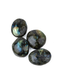 Labradorite: una pietra preziosa dai riflessi iridescenti