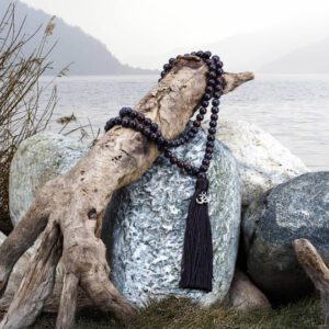 Japa Mala aus Breccia-Jaspis