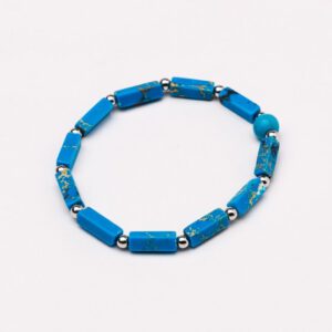 Howlite-Armbänder in verschiedenen Modellen